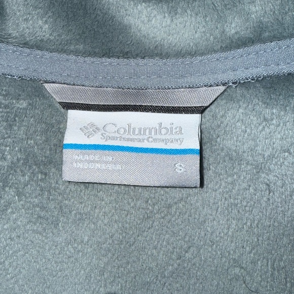 Columbia Soft Gray Fleece Ski/Snowboard/Hiking Waterproof Coat - Picture 2 of 15